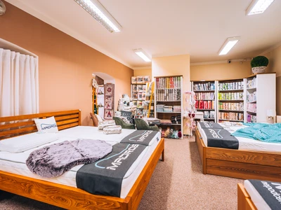 Masivní postel od Českého výrobce MADROS