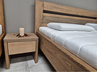 Noční stolek se zásuvkou _ madros